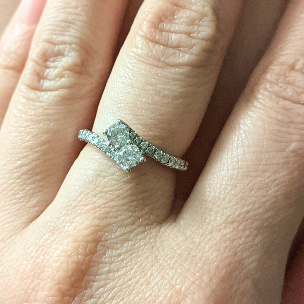 14k Diamond Ever Us ring